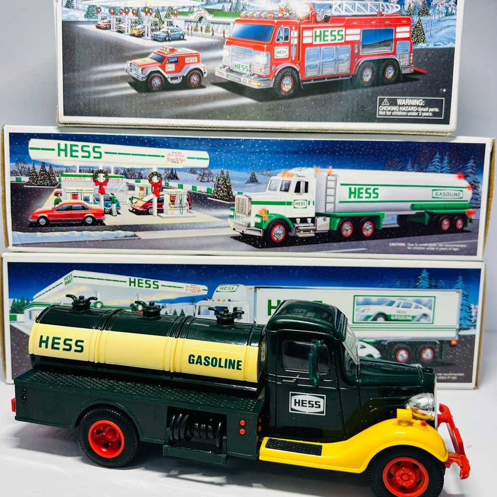 Hess Truck Lot :1982, 1990, 1992 & 2005 All Were Tested And Works